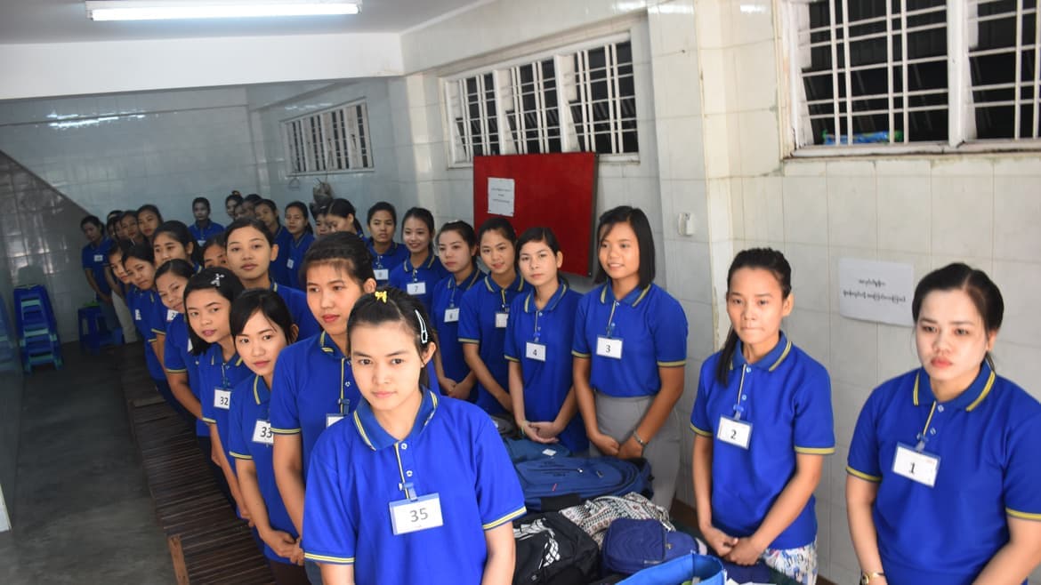 ミャンマー日本語学校１